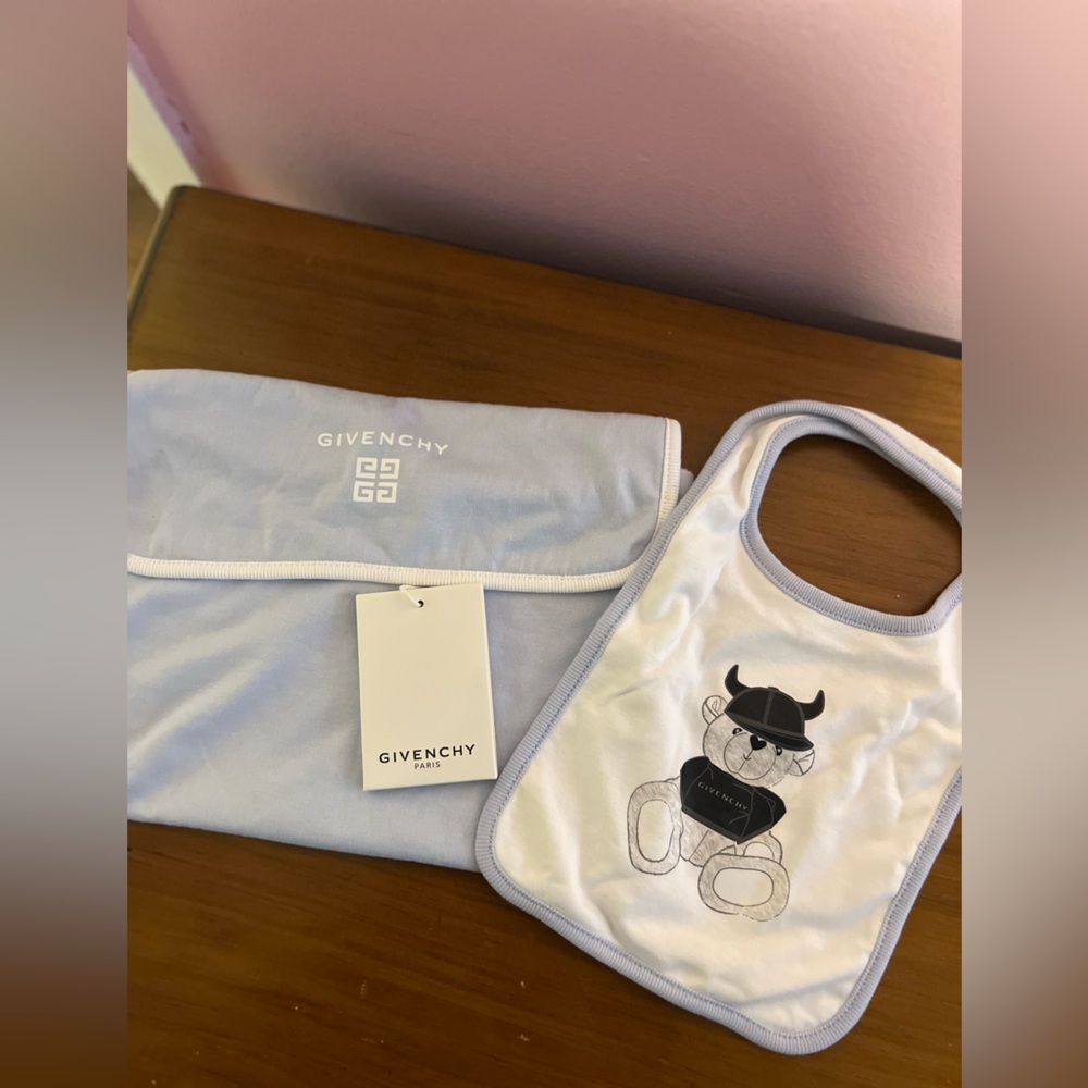 Givenchy Bib Set